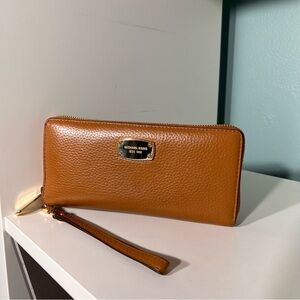 Michael Kors Leather Wallet Brown